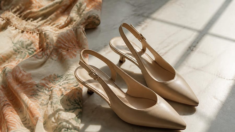 Adieu les sandales : Letizia d’Espagne porte ces chaussures aussi chics que rétro qui subliment toutes nos robes cet été