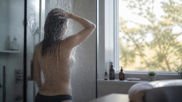 Fortes chaleurs : la douche froide est-elle une bonne idée ?